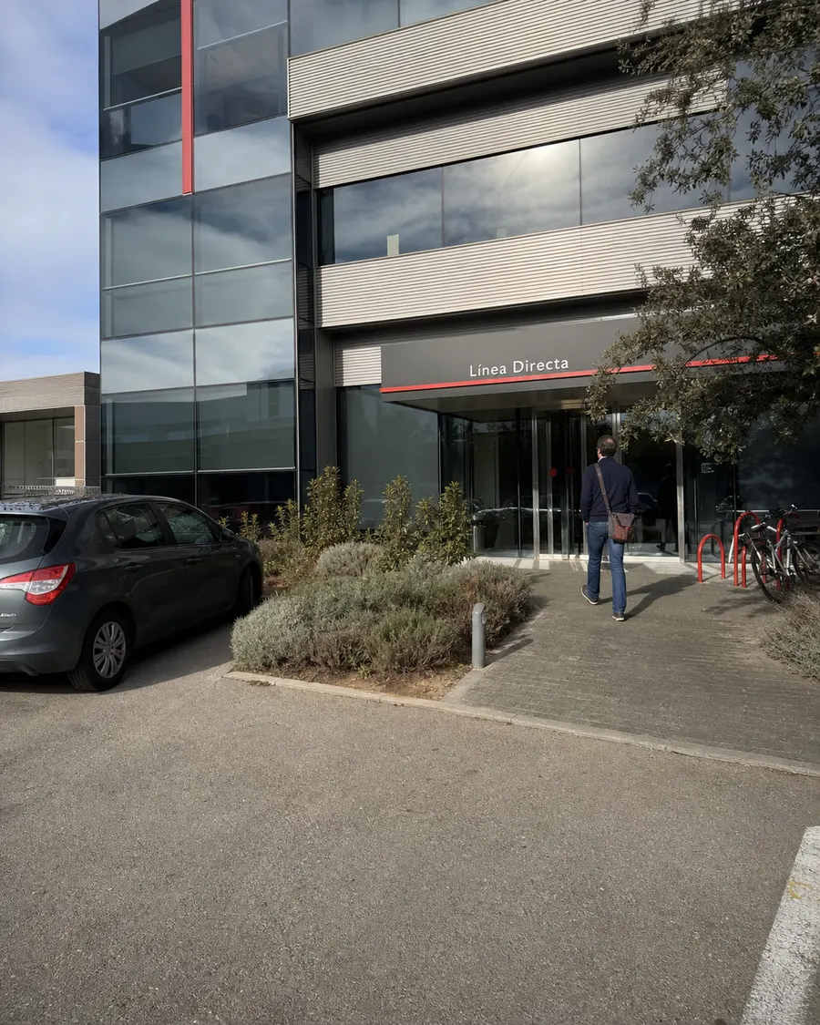 A Línea Directa office in Spain
