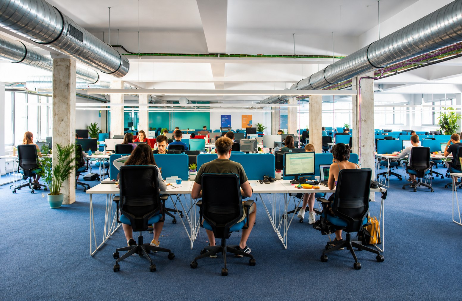 The Spanish home-services comparison team working from Selectra's Madrid office