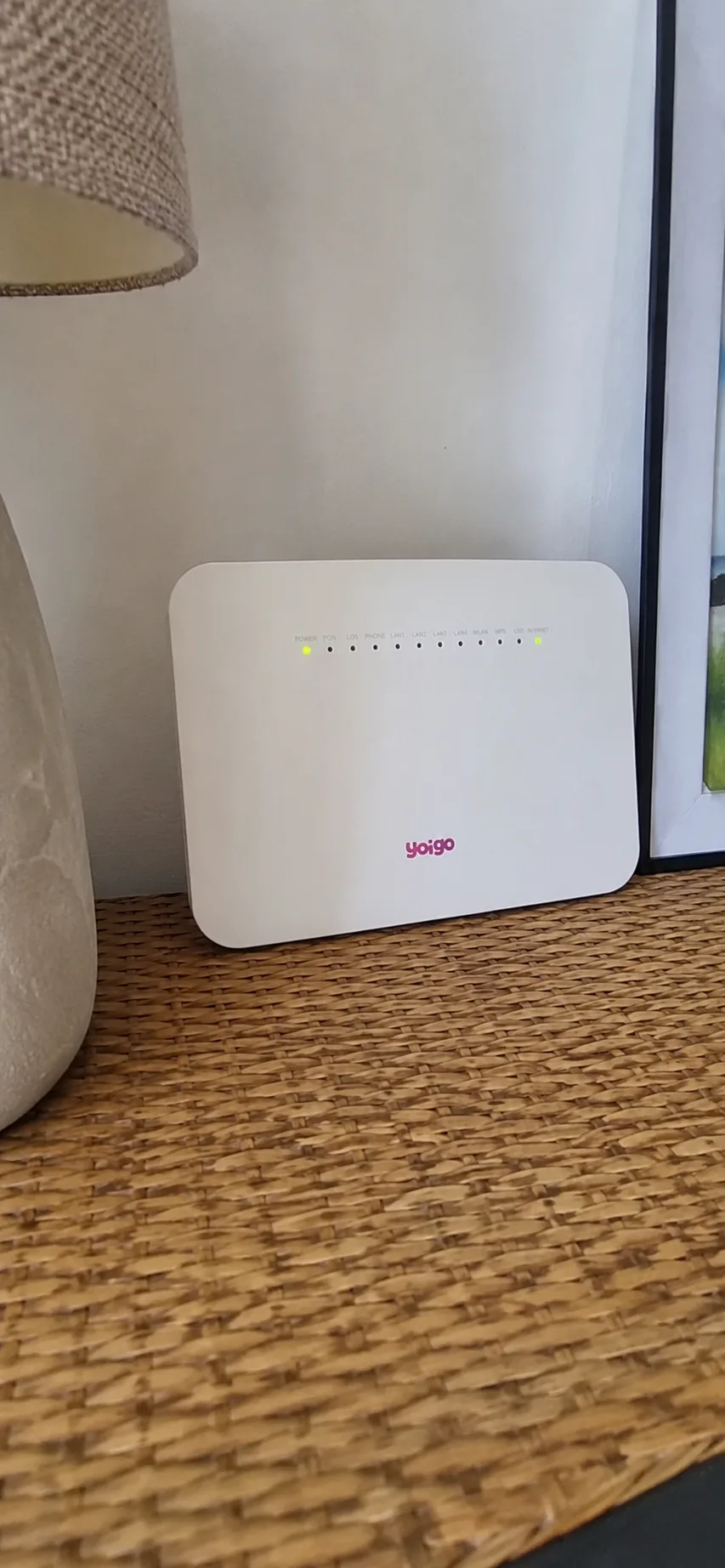 A Yoigo router set up in a Spanish home